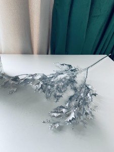 Gałązka dębu srebrna 70