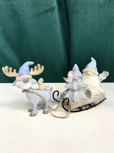 Figurka Mikołaj na sankach niebieski 10