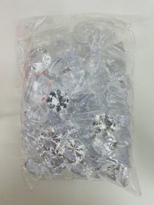 Kryształki bezbarwne 