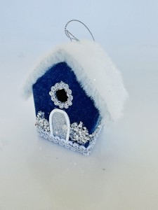 Zawieszka domek 10