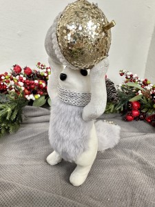 Wiewiórka z żołędziem 25