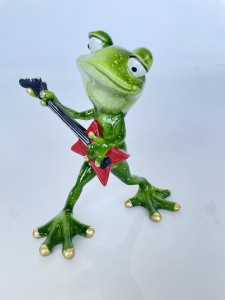 Żaba  z gitarą 15,5