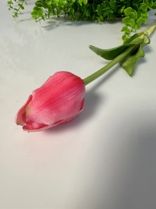 Tulipan silikonowy fuksja 46