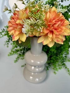 Wazon ceramiczny  beżowy  25