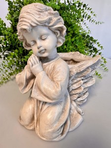 Anioł z doniczką 23