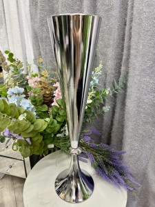 Wazon metalowy srebrny 54