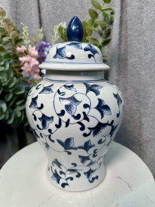 Pojemnik porcelanowy /Amfora  37