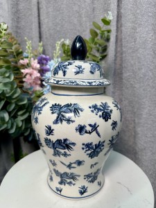 Pojemnik porcelanowy /Amfora  37 