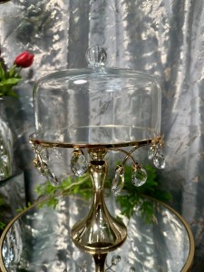 Patera złota ze szklaną pokrywką 37