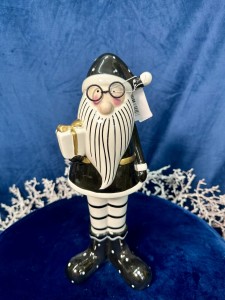 Figurka Mikołaja ceramicznego czarno-białego 34