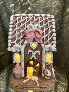 Domek z piernika LED różowy 33