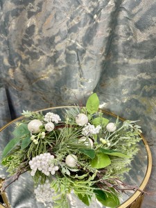 Wianek dekoracyjny biało-zielony 30