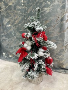 Choinka ośnieżona  z bombkami 50