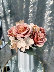 Bukiet pomarańczowych róż 43