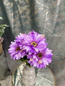 Bukiet gerbery fioletowej 40