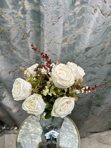 Bukiet róż białych 50 