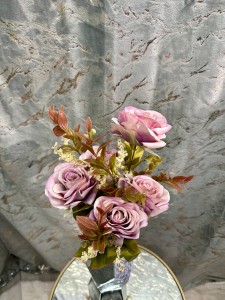 Bukiet róż fioletowych  55