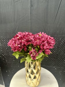 Chryzantema bukiet bordo 38