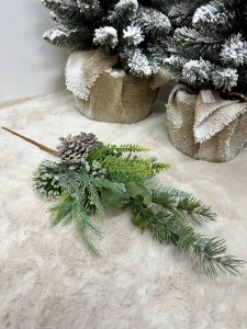 Gałązka zielona z szyszkami 54