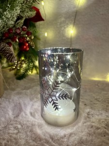 Lampion dekoracyjny w srebrne śnieżynki  LED 15