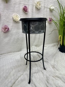 Osłonka metalowa na stojaku 52