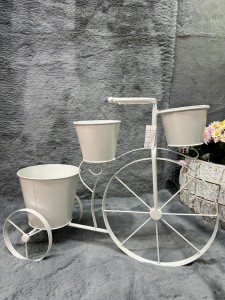 Rower metalowy biały  z osłonkami 45