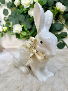 Zając z żółtą kokardką 22