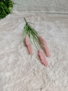 Bukiet kwitnącej trawy różowej  47 