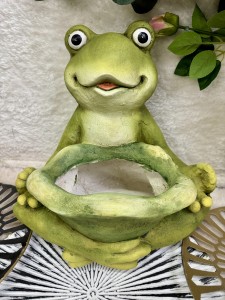 Żaba  z donicą 30