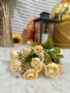 Bukiet różyczki waniliowe 33