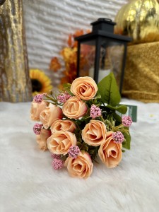 Bukiet różyczki brzoskwiniowe 33 