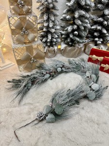 Girlanda  świąteczna ośnieżona 180