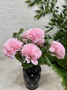 Bukiet goździków pudrowy róż 47   