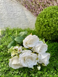 Bukiet róż biały 52 