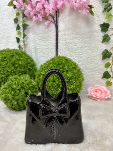 Wazon torebka czarna kokarda 21  