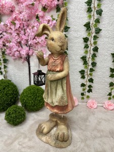 Zając ceramiczny z latarnią 88