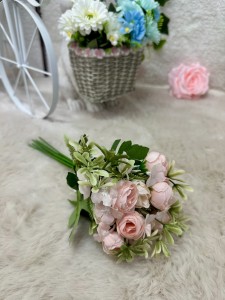 Bukiet Kamelka  pudrowa 32