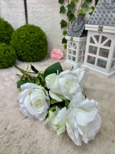 Bukiet róż biały 67