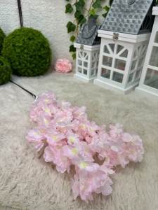 Gałązka wiśni różowa 95