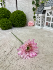 Gerbera różowa 42  