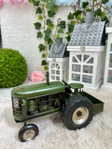 Ciągnik metalowy 19