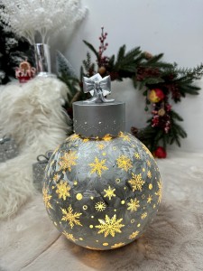 Bombka LED srebrna obrotowa 30