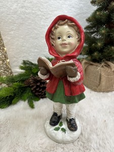 Figurka dziewczynka 34